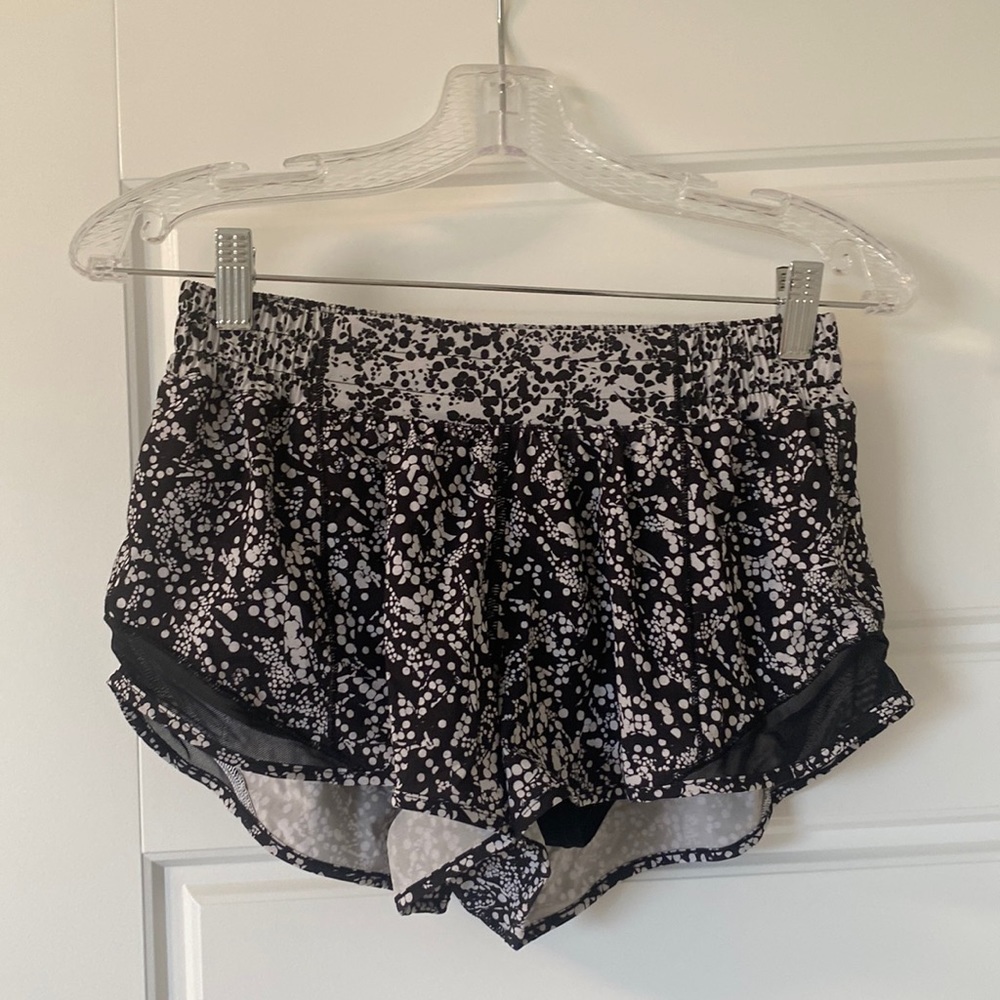 Lululemon Black and White Printed Women’s Active Shorts